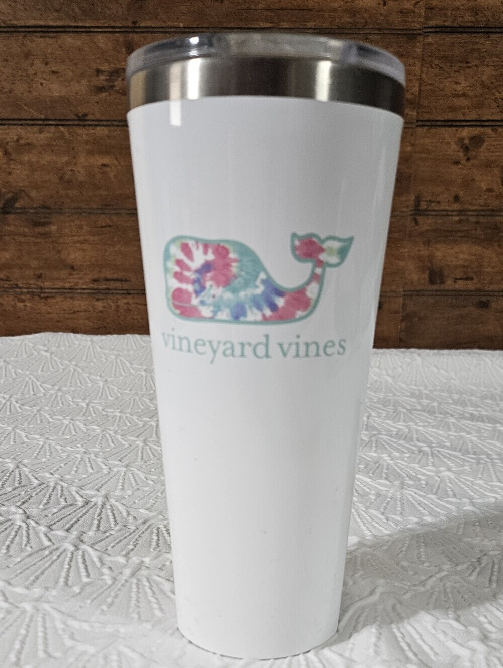 Vineyard Vines White Tumbler with Multicolor Tie-Dye Whale